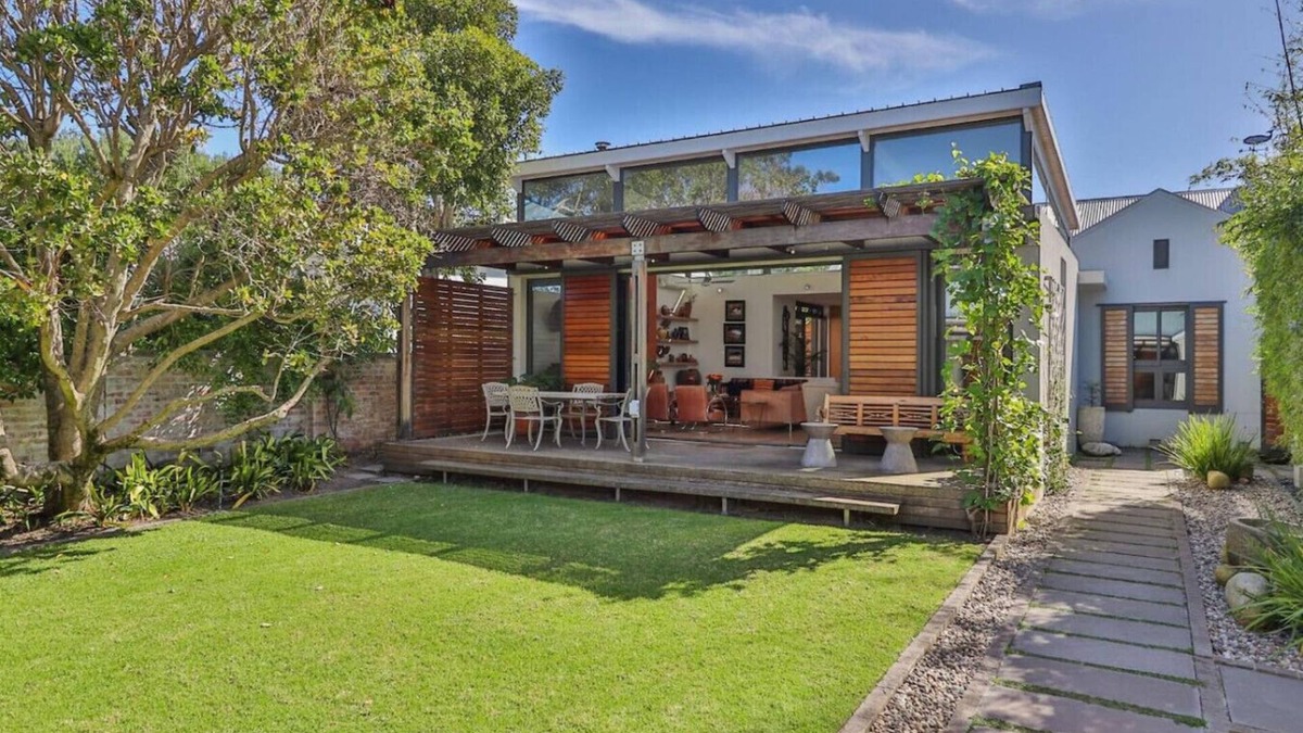 Eastcliff House | Ocean Reeds 11 | Luxury Holiday Home | Space for 2 families