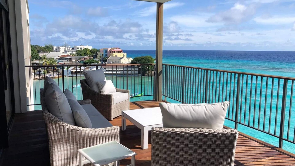 Worthing Condo | Ocean Reef Penthouse Cottage