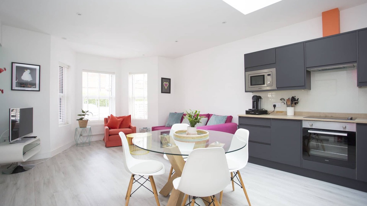 Worthing Apartment | Ocean's 12a Shelley Lofts