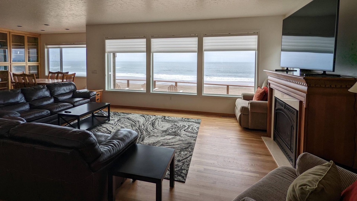 Lincoln Beach House | Ocean's Song