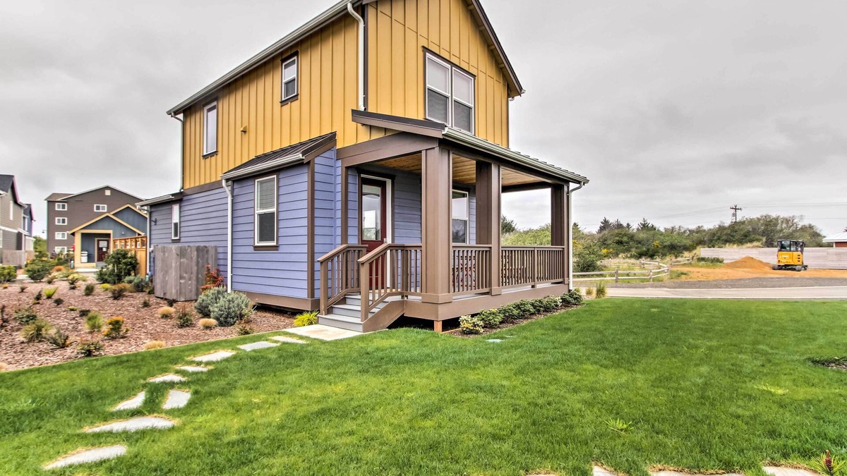 Ocean Shores House | Ocean Shores House w/Hot Tub - Walk to Beach