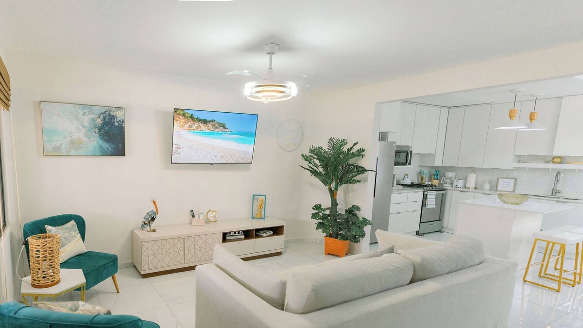 Puerto Barillas House | Ocean Vibes Home
