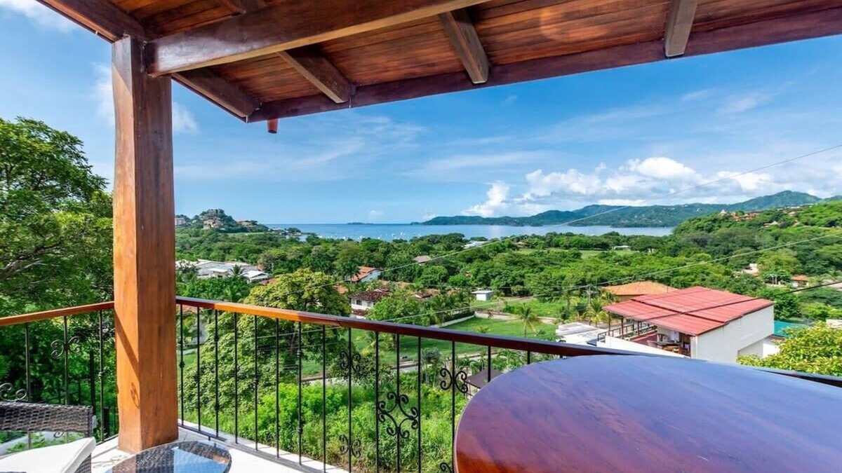 Playa Flamingo Condo | Ocean-View 2-BD Condo with Pool