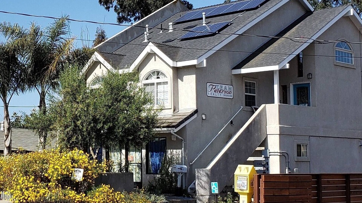 Grover Beach House | Ocean-View 2 Bedroom Home Sleeps 6 Steps From Beach & Train Station, Pets OK