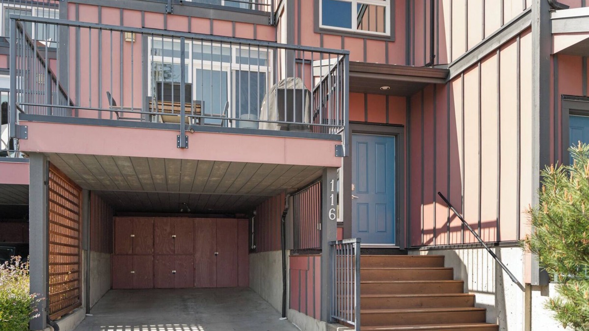 Sooke House | Ocean View 2 Bedroom Townhome, Sooke, BC