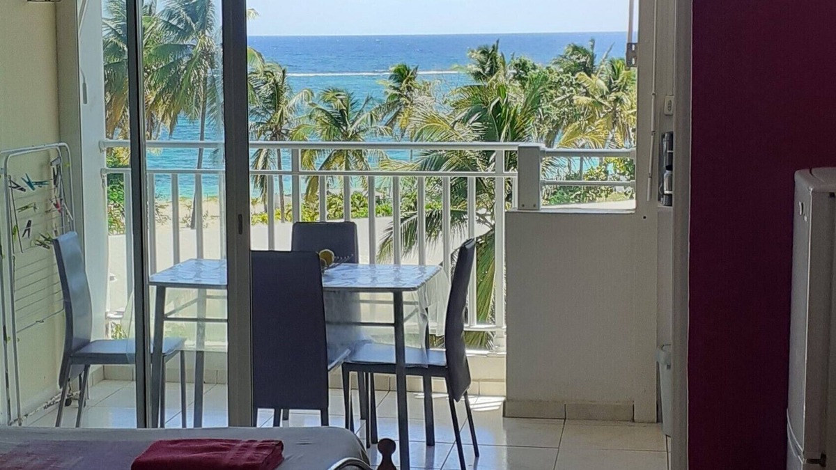 L'Autre-Bord Apartment | Ocean view, 2-minute walk to the beach