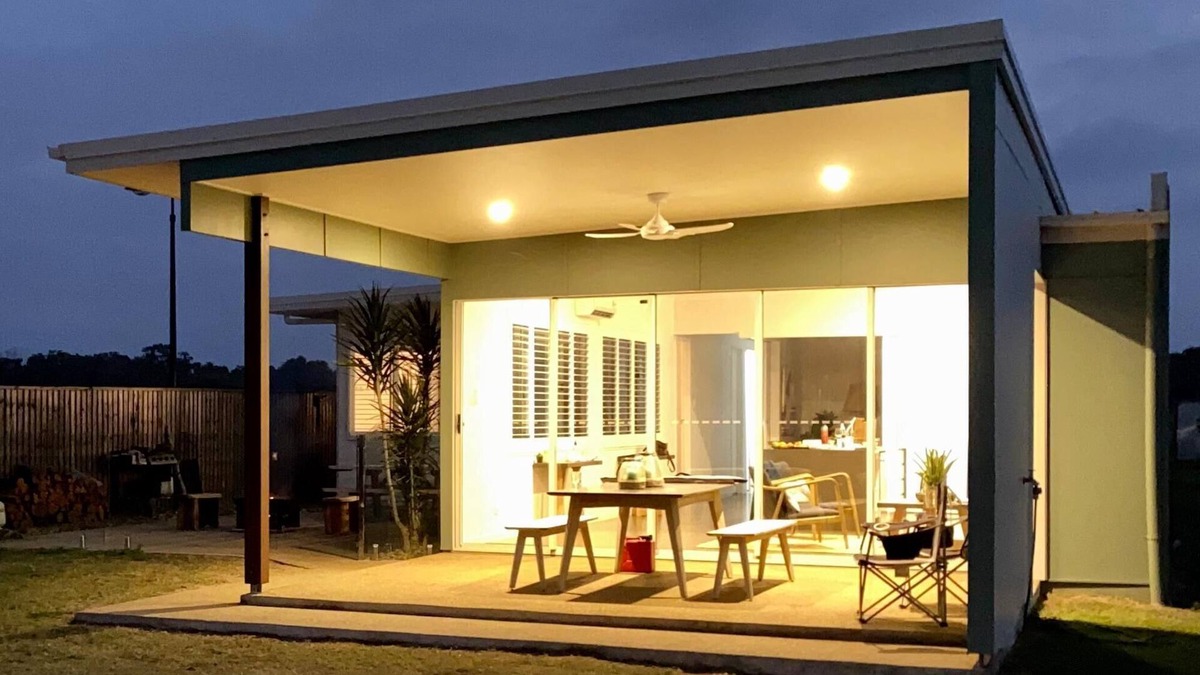 Rules Beach House | Ocean View Absolute Beachfront 2 Bedroom Home - Ocean View Absolute Beachfront Home