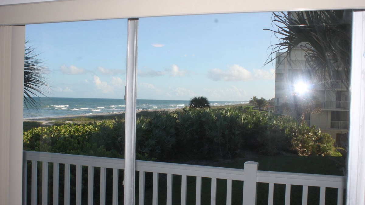 Crescent Beach Condo | Ocean View and Beach View