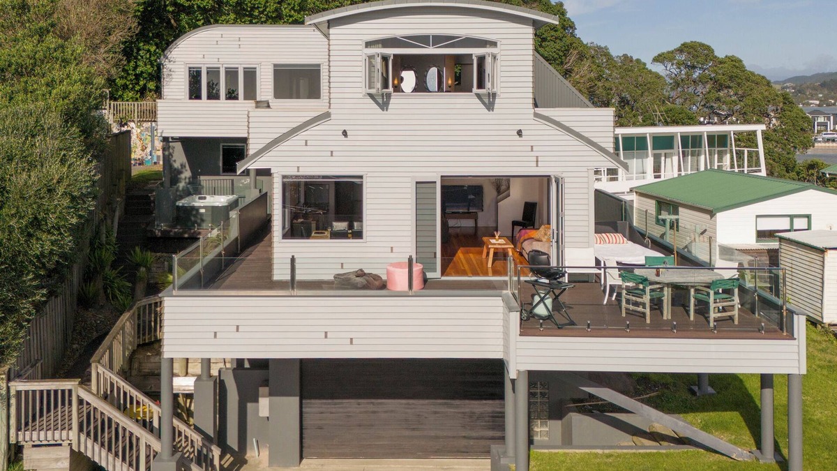 Tairua House | Ocean View Beach Beauty - Tairua Holiday Home