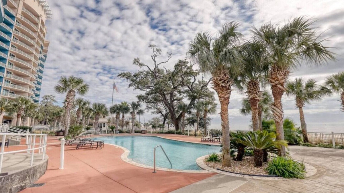 Gulfport Condo | Ocean View - Beach Bungalow, 2 Bed/2 Bath