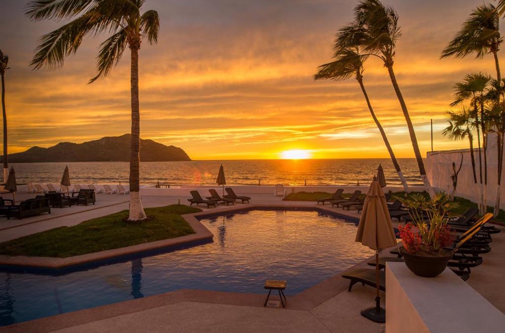 Las Gaviotas Hotel | Ocean View Beach Hotel