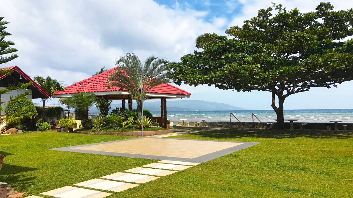 Dumaguete House | Ocean View Beach House. 10mins from Airport