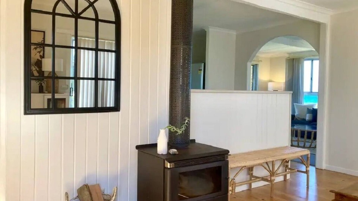 Dalmeny House | Ocean view cottage 5 minute walk from beach!