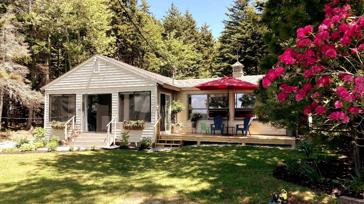 New Harbor Cottage | Ocean-view cottage near beach with deck, grill, & full kitchen