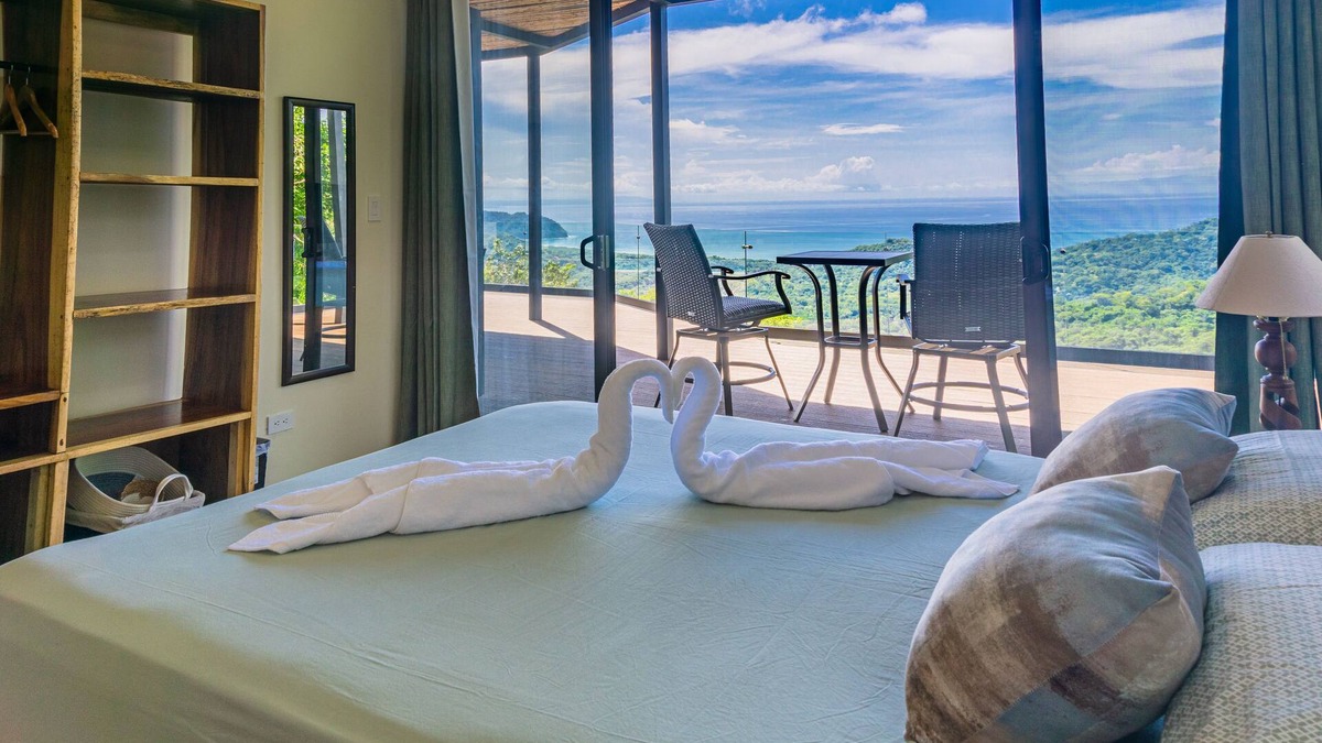 Santa Barbara House | Ocean view with infinity pool - 5 mins to Carrillo!