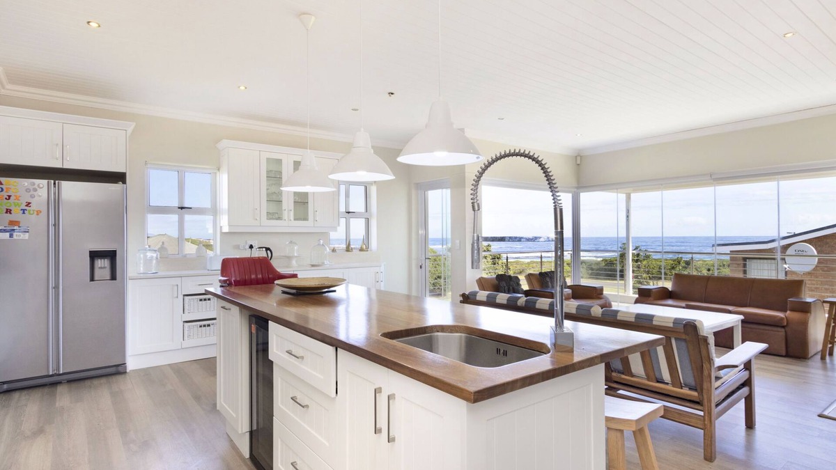 Sandbaai House | Ocean View Family Beach House