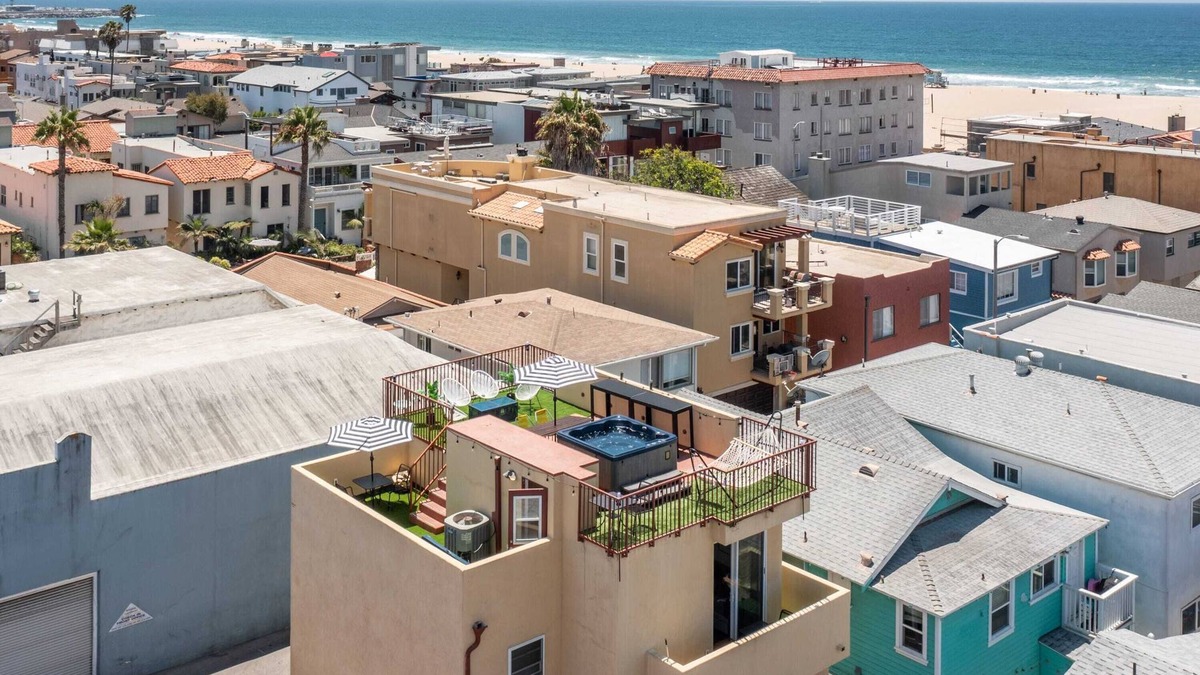 Hermosa Beach House | Ocean View Hot Tub Luxe House Steps to Sand