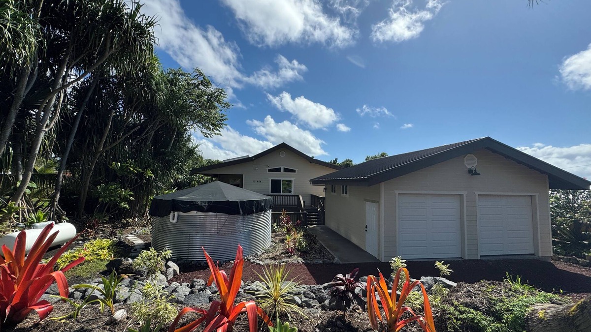 Kehena Beach Estates House | Ocean View House with Balcony. Walking Distance to the beach