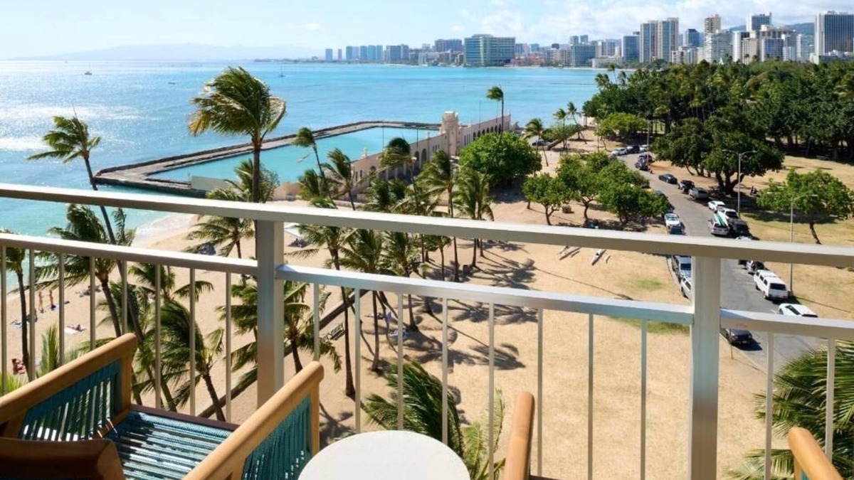 Diamond Head - Kapahulu - St. Louis Hotel | Ocean View King | Kaimana Beach Hotel | Scenic Stay by the Beach