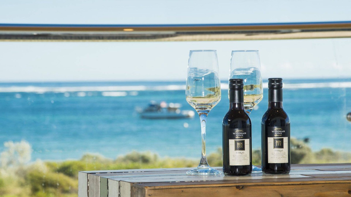 Lancelin House | Ocean View - Luxury beachside apartment with stunning ocean views