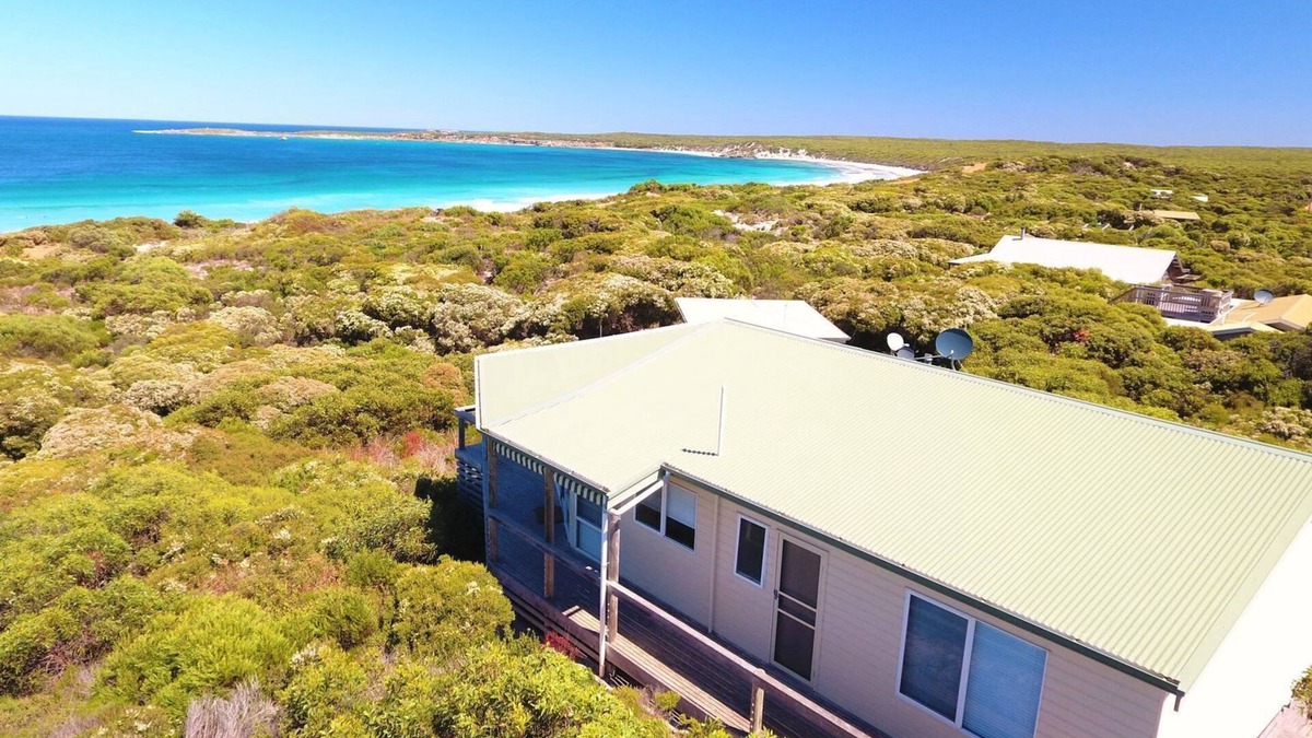 Newland House | Ocean View overlooking Vivonne Bay - minutes' walk to beach