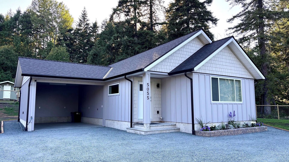 Sliammon House | Ocean View/Pet Friendly/Hobby Farm/New Home 2025