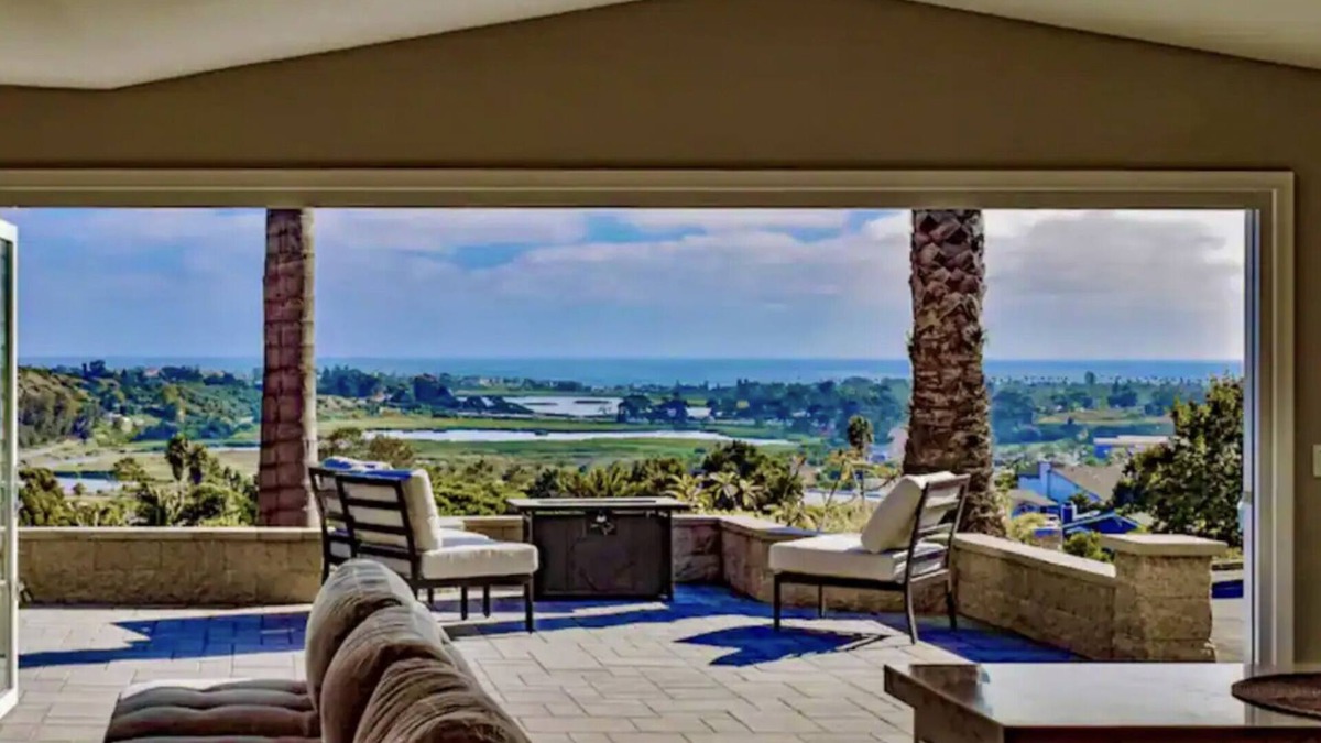 Fire Mountain House | Ocean View Poolside Retreatn