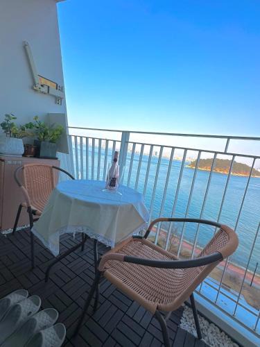 Yeongjong-dong Apartment | Ocean view private terrace, Yeongjongdo, Incheon Airport, 20 minutes to Inspire Arena, full option