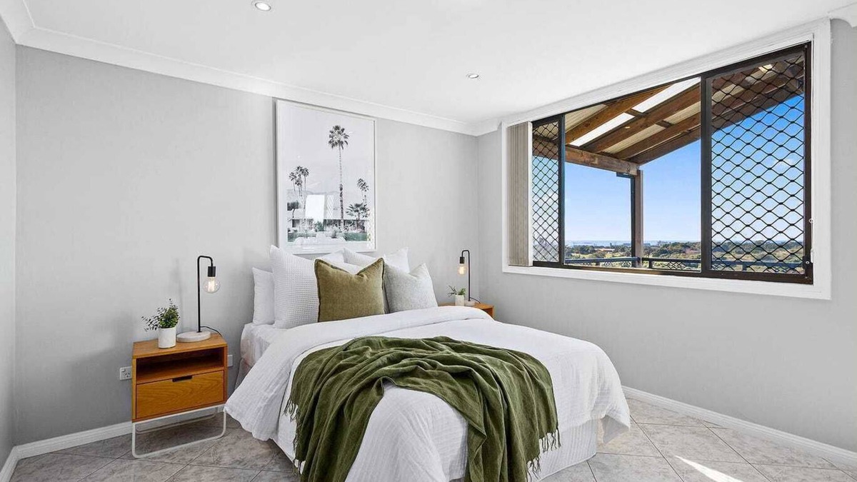 Lake Heights House | Ocean-View Retreat for Family Getawaysn