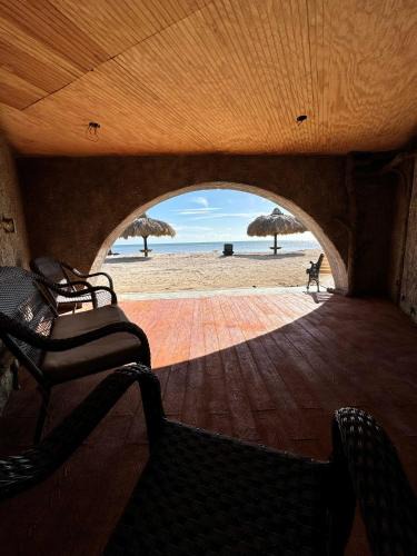 Long Beach Estates Apartment | Ocean View Room at Barnacle Resort