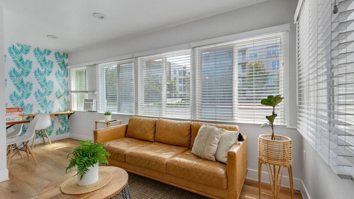 Huntington Beach Bed & Breakfast | OCEAN VIEW|Steps to the Beach, Main St. & Pac City