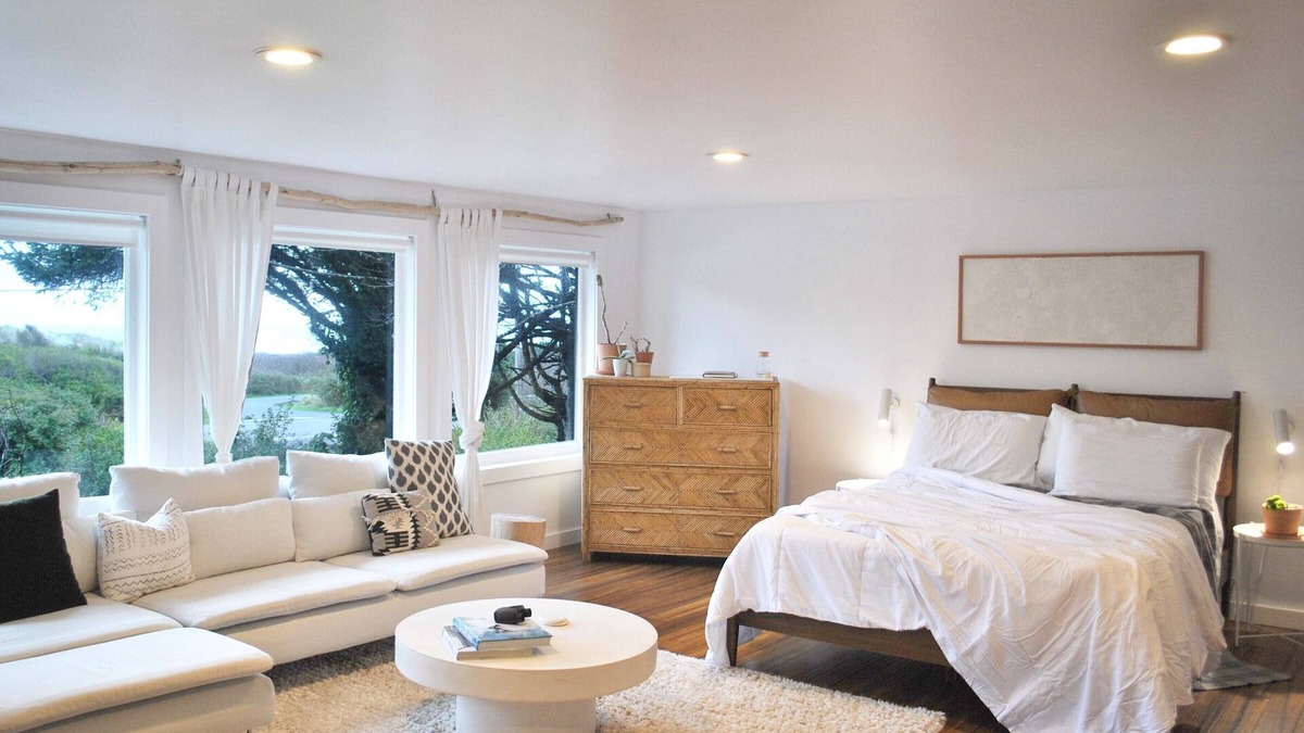 Yachats Apartment | Ocean View Studio Apartment! Perfect for Agate Hunting! Dog Friendly!