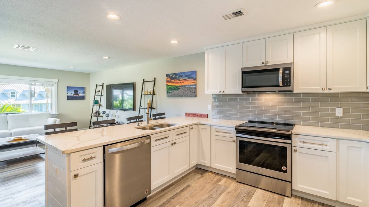 Melbourne Beach House | Ocean View Townhouse right across from the beach with beach access.