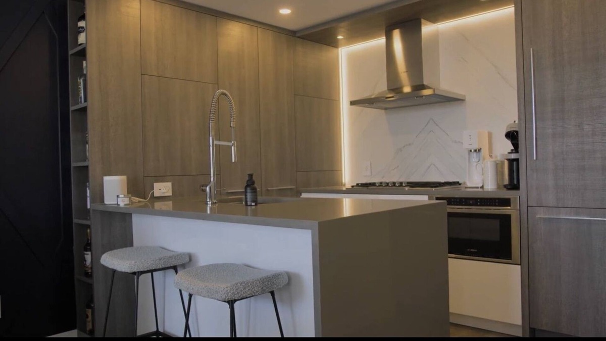 South Surrey House | Ocean view townhouse with rooftop pool