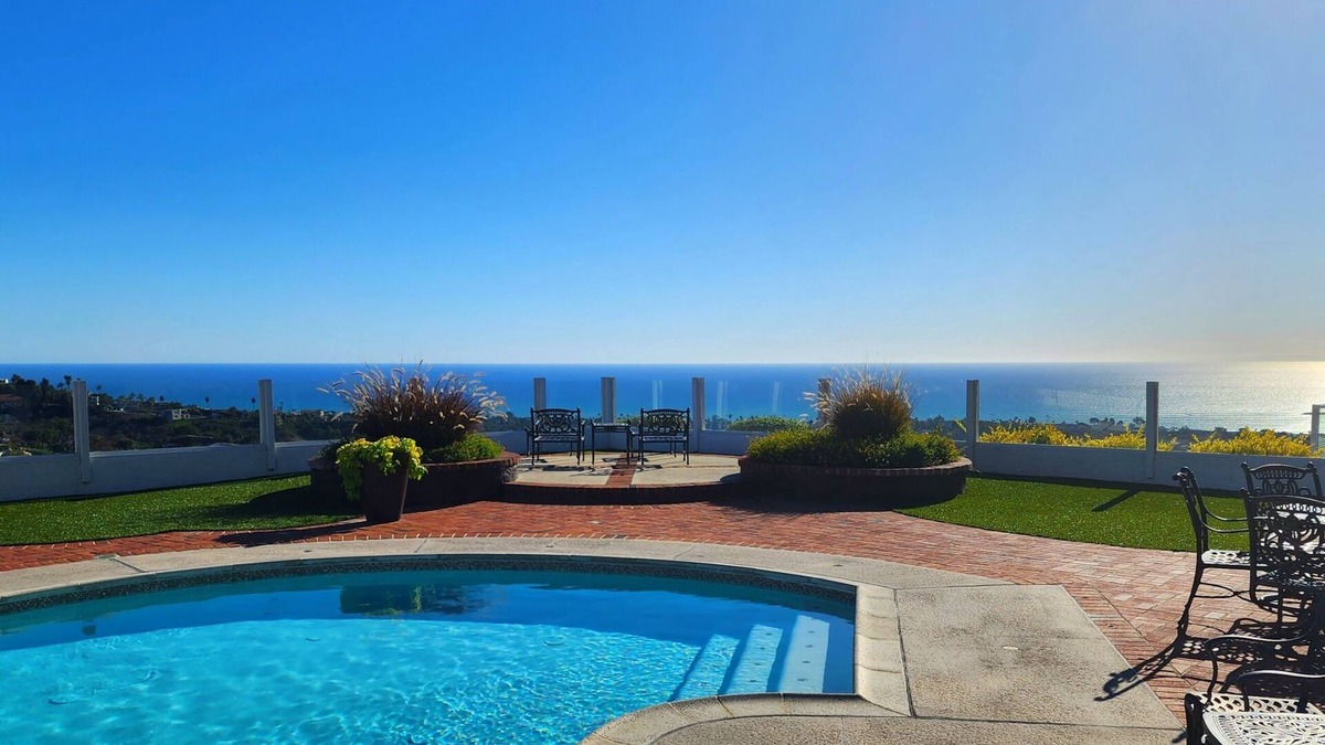 San Juan Capistrano House | Ocean View 4 Bedroom Home with Private, Heated Pool & Jacuzzi with Firepit & BBQ