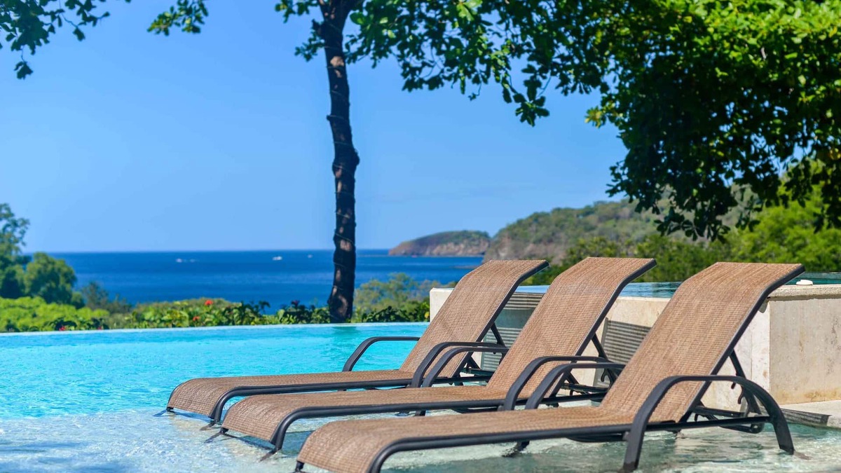 Coco Villa | Ocean-View Villa Just Minutes from the Beach – Pure Paradise
