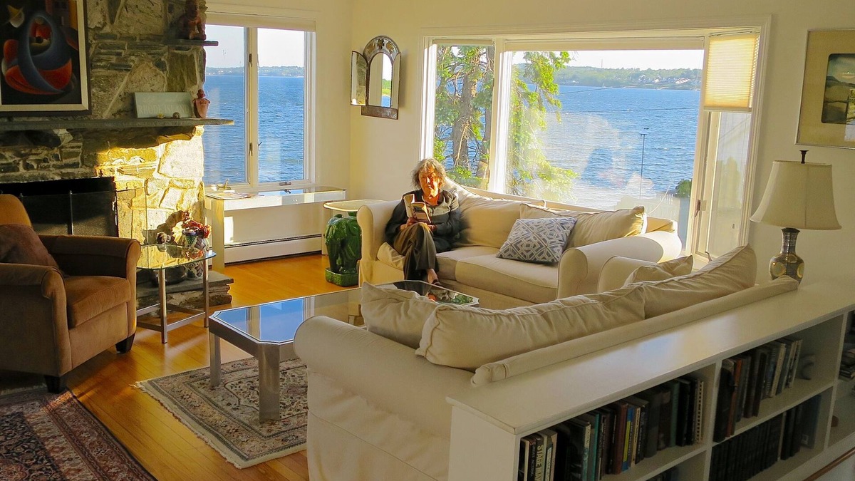 Portsmouth House | Ocean View Waterfront Vacation Getaway