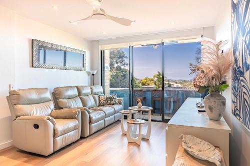 Collaroy Beach Apartment | Ocean Views 2-Bed Apartment Minutes from Beach