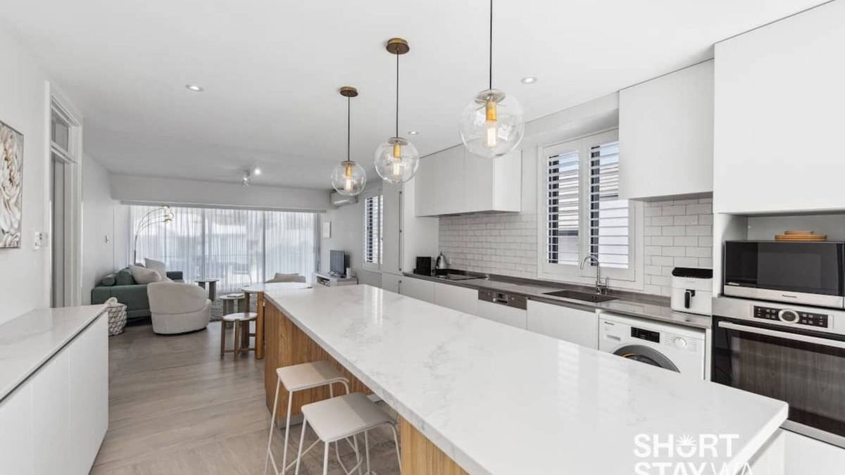 Cottesloe Apartment | Ocean Views Secure Apartment