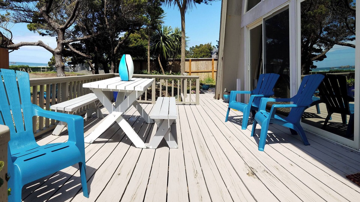 Bandon House | Ocean views from the first and second floors. Located on the bluff on Beach Loop