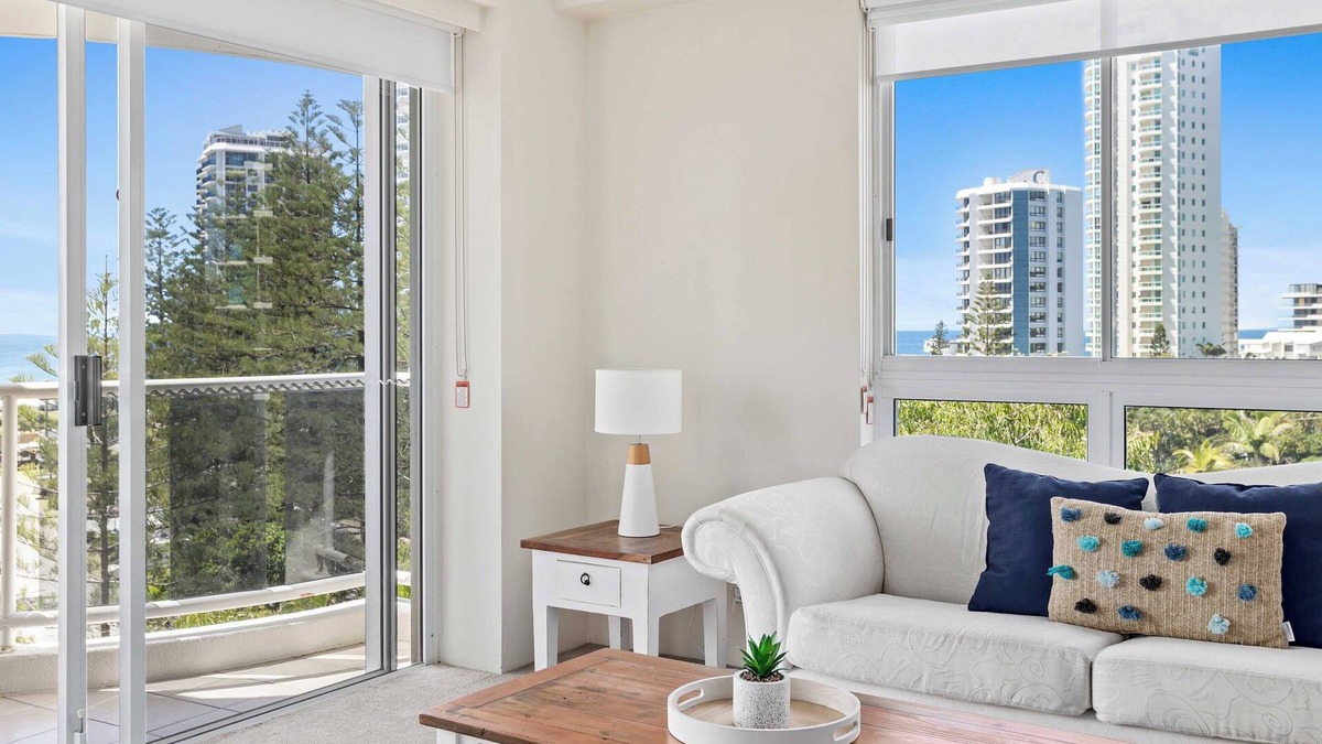 Main Beach Apartment | Ocean views in an iconic luxury location!