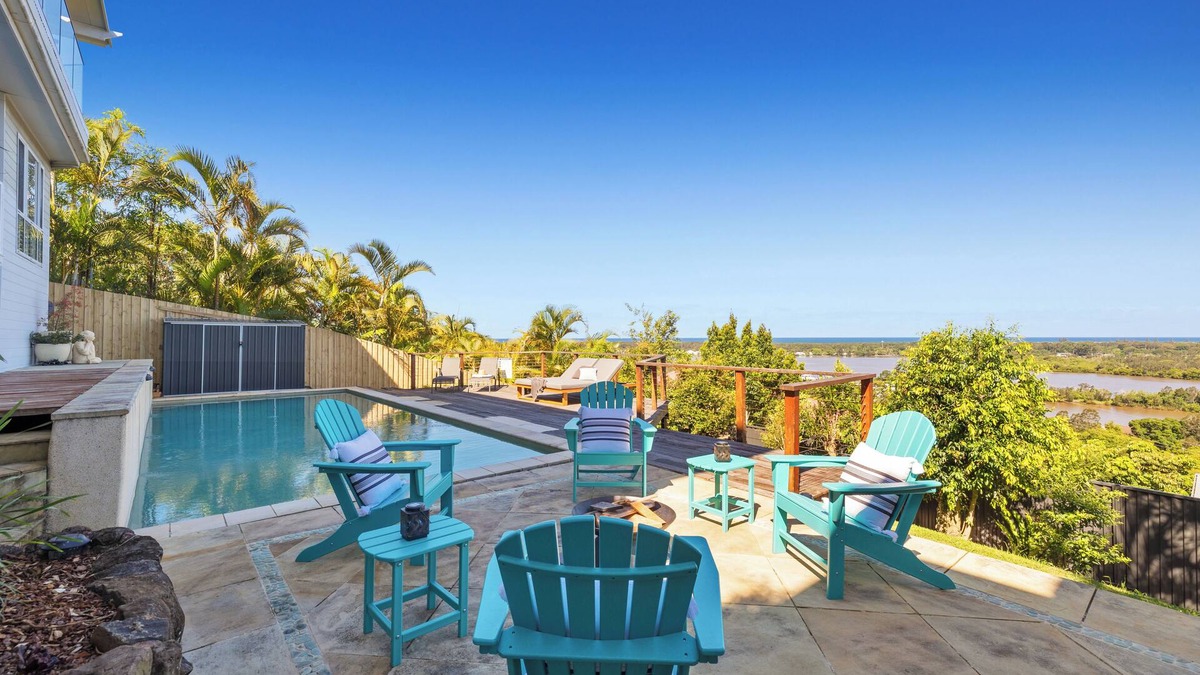 Banora Point Apartment | Ocean views/minutes to Kingy & Cooly/has pool/pet friendly/pretty inside & out