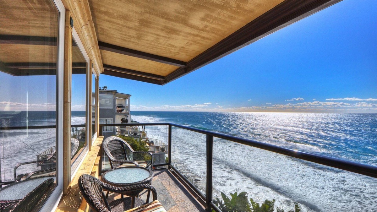 Laguna Beach Villa | Ocean views steps to the water prime Laguna Beach 8 Villa Roma