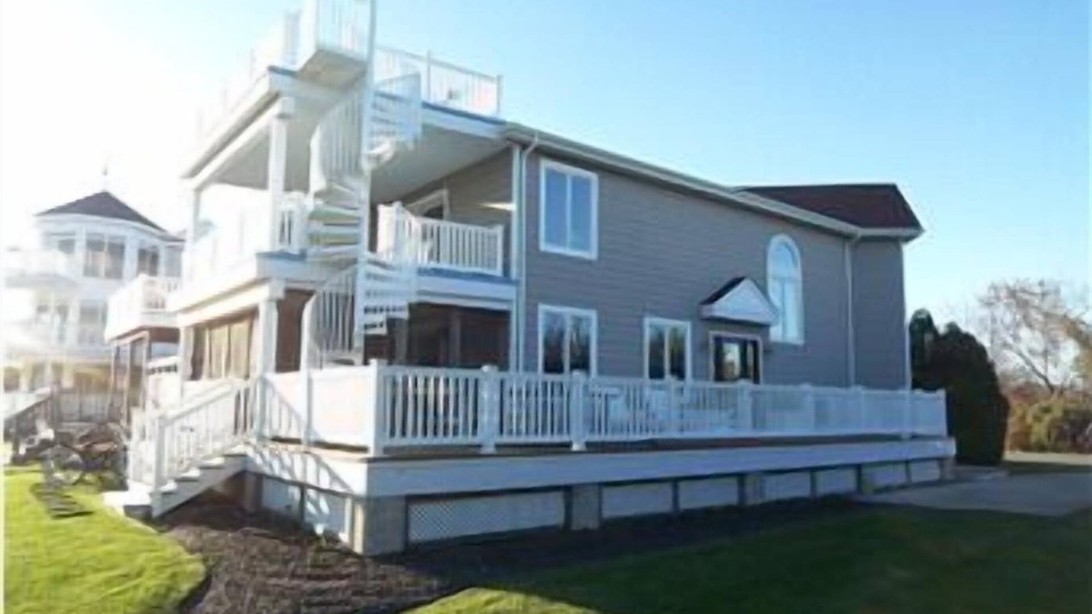 Admiral Estates House | Ocean Views. There is a special feel to this beautiful townhome.
