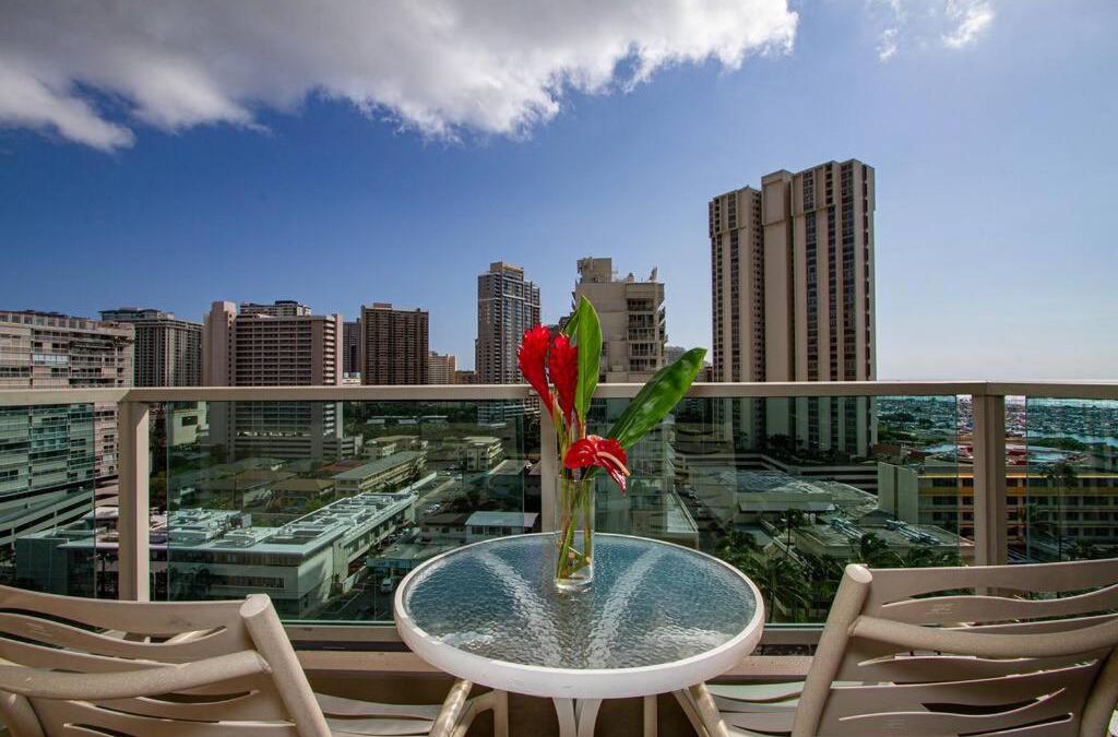 Ala Moana House | Ocean views Walk to beach Waikiki and mall 1223