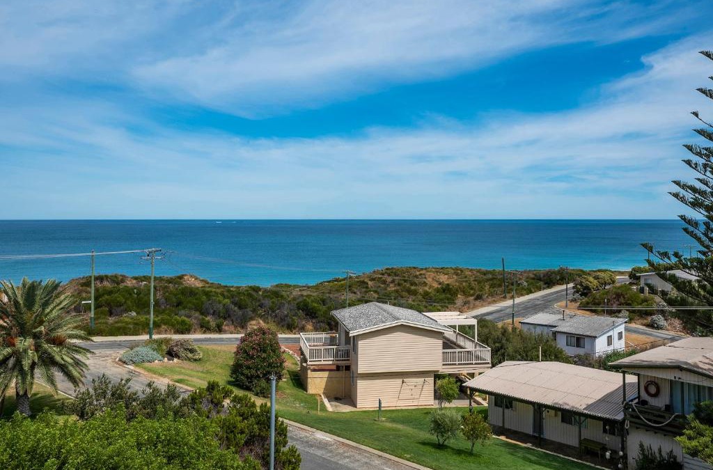 Guilderton House | Ocean Vista Large Modern Home With Ocean Views