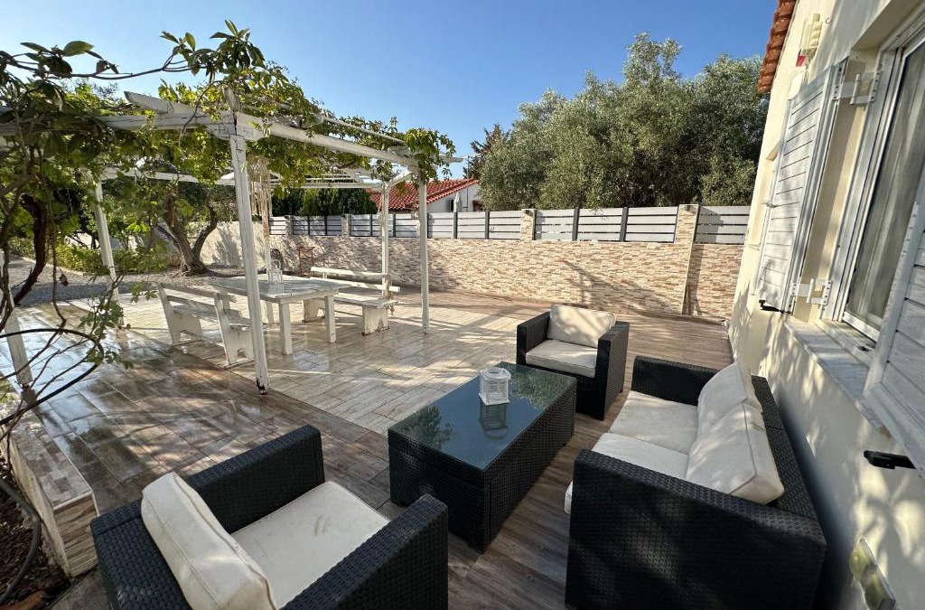 Chalcis House | Ocean Waves - Alykes Beach