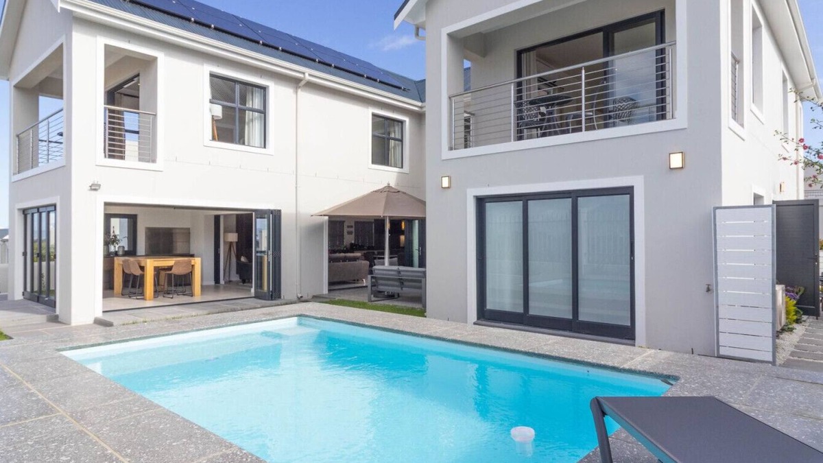 Westcliff Villa | Ocean Whisper Villa - near Westcliff coastal paths