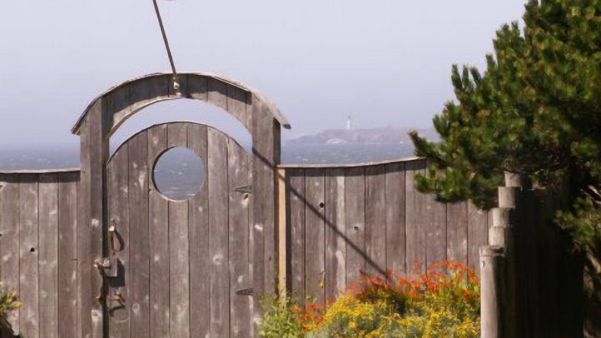 Newport Apartment | Ocean Wind Retreat, Oceanfront, romantic, ideal for couples, pet friendly