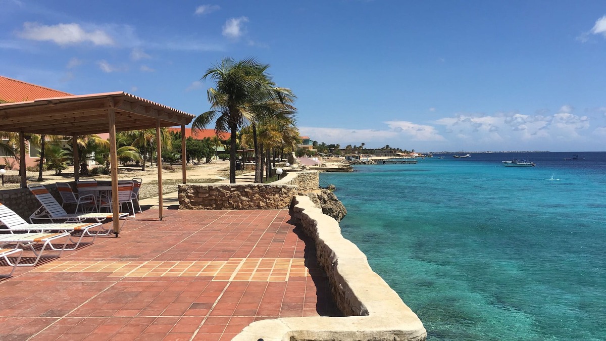 Kralendijk Condo | Oceanfront 2 BR/2 Bath Renovated E-11 at Sand Dollar Resort on Bari Reef